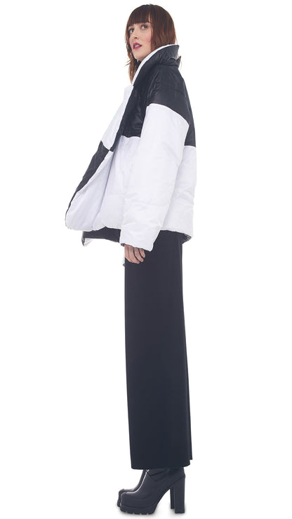 REVERSIBLE SLEEPING BAG JACKET Black/White | Norma Kamali Women
