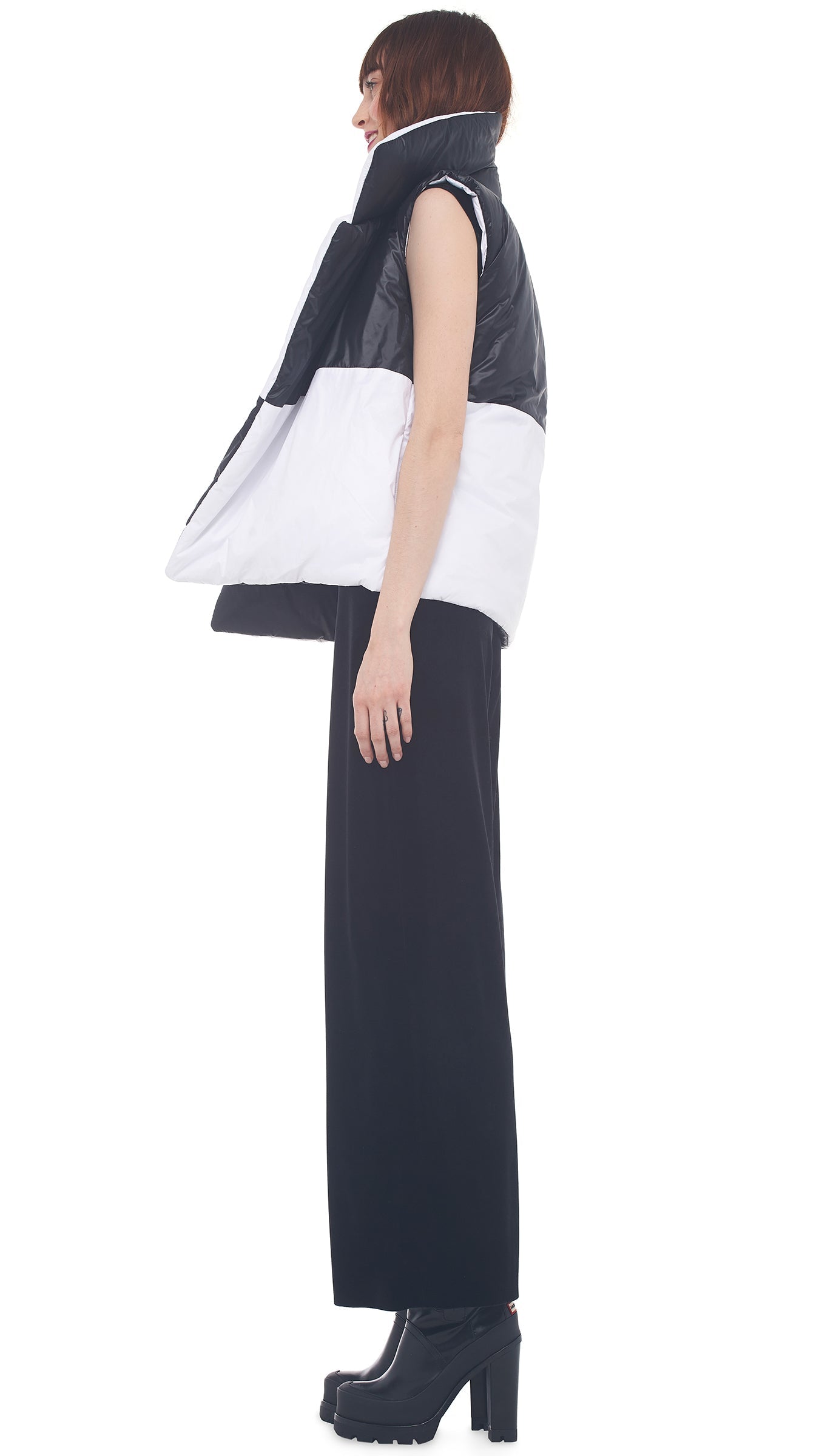 REVERSIBLE SLEEPING BAG VEST Black/White | Norma Kamali Women