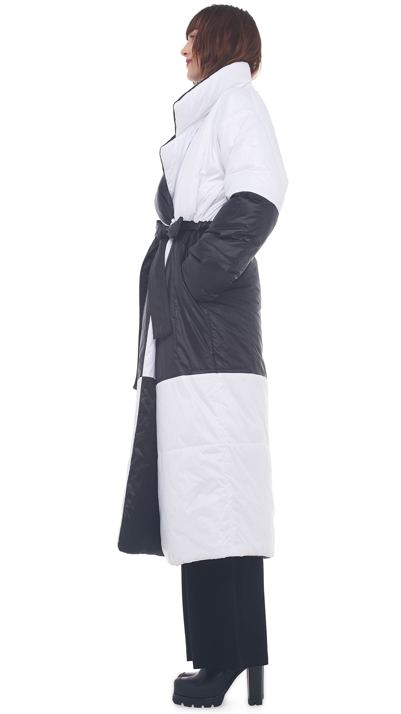 REVERSIBLE SLEEPING BAG COAT Black/White | Norma Kamali Women