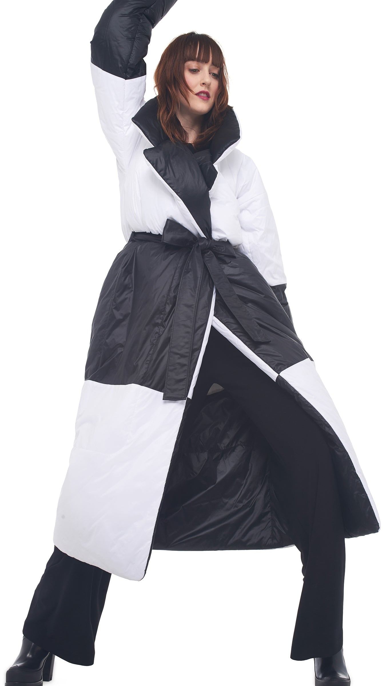 REVERSIBLE SLEEPING BAG COAT Black/White | Norma Kamali Women