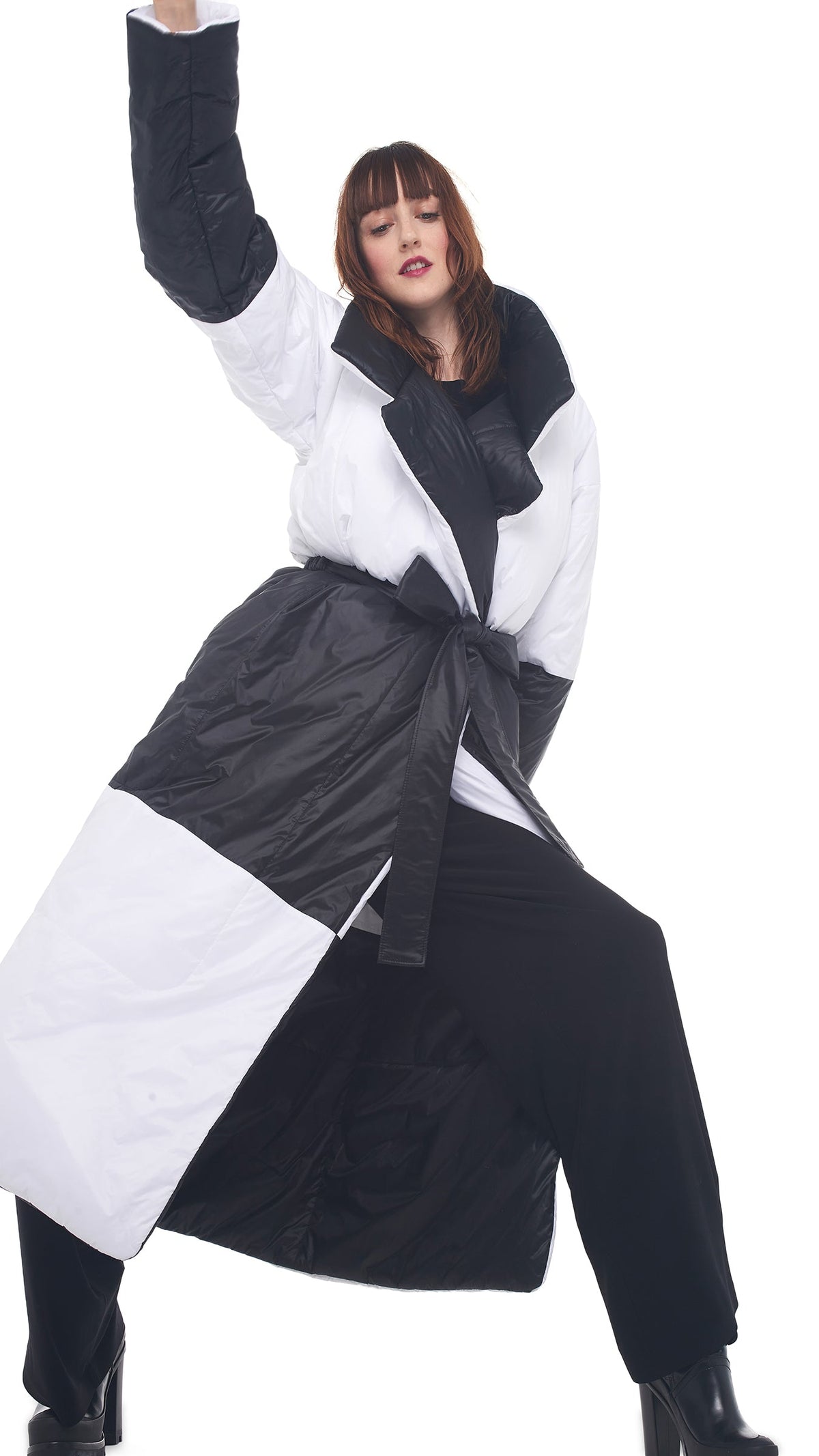 REVERSIBLE SLEEPING BAG COAT Black/White | Norma Kamali Women