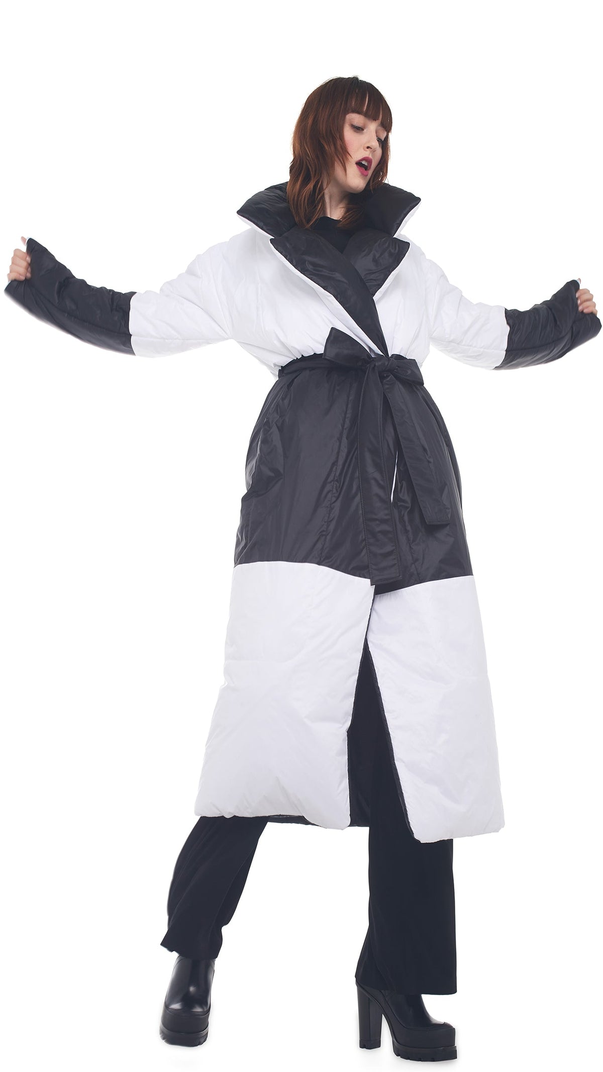 REVERSIBLE SLEEPING BAG COAT Black/White | Norma Kamali Women